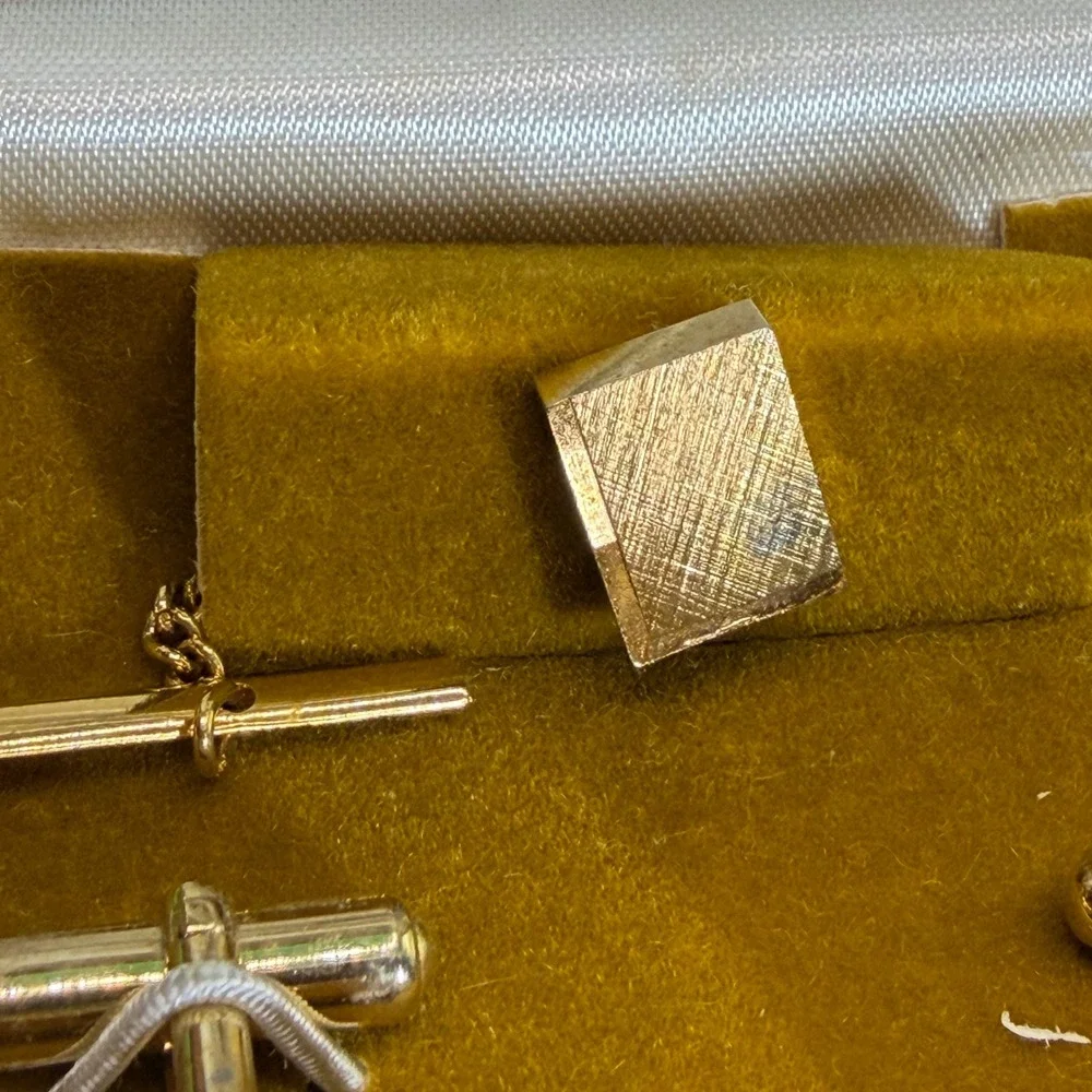 VTG 1970s Gold-toned Diamond Cut Cufflinks Tie Tack Bar Set Mens Textured Formal